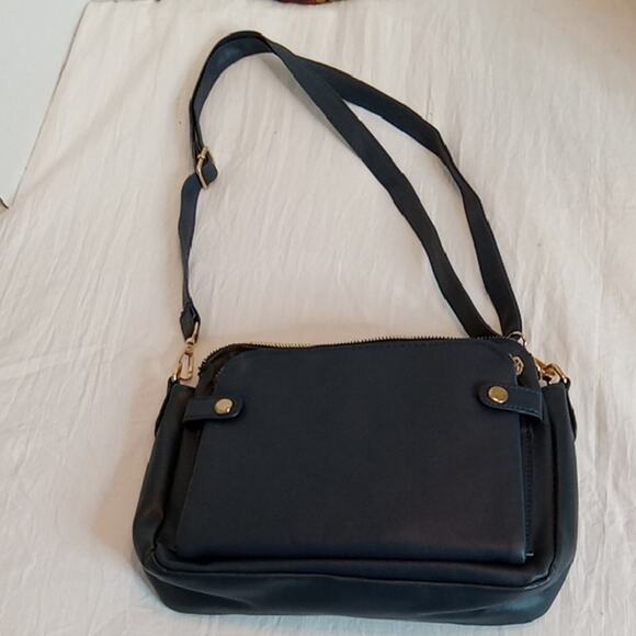 NWT Women's VEGAN Navy Shoulder Bag. Versatile, Classy, Minimalist, Office - Picture 1 of 10